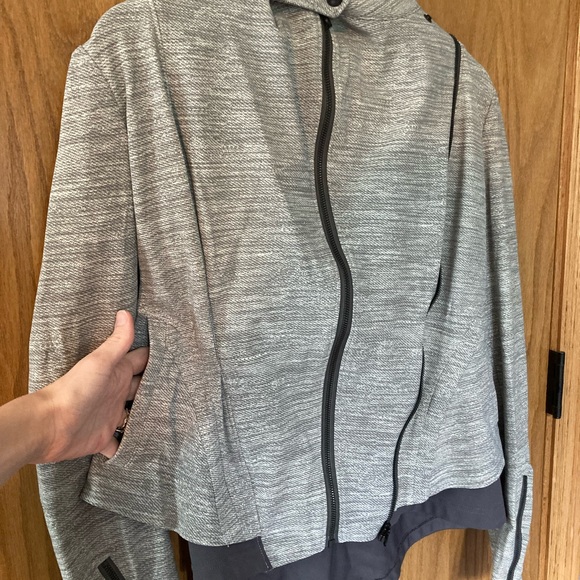 Lululemon Bust a Move Jacket - Picture 3 of 10